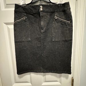 Lauren Jean Co by Ralph Lauren size 8 black pencil denim skirt